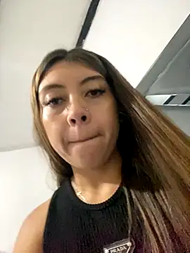 Sara-cooper2 online show from October 6, 2025, 8:06 pm