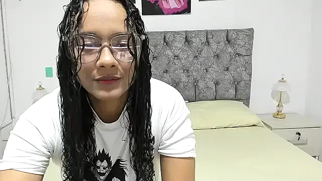 Snapshot of nay_and_aleja1 chatting on April 27, 2026, 2:20 am nay and aleja1 online show from April 27, 2026, 2:20 am