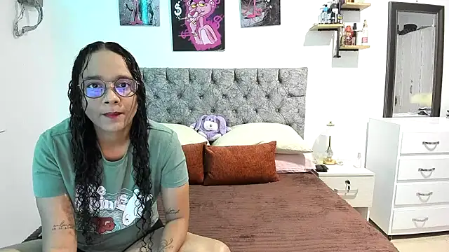 Snapshot of nay_and_aleja1 chatting on May 23, 2026, 2:50 am nay and aleja1 online show from May 23, 2026, 2:50 am