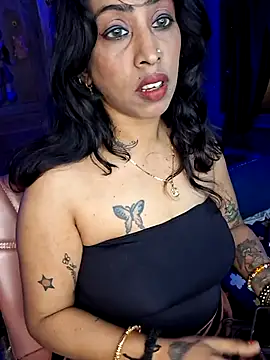 Love Beauty01 online show from March 20, 2026, 6:46 pm