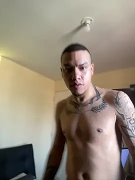 Snapshot of AlphaMasterXxx chatting on January 17, 2026, 2:33 pm AlphaMasterXxx online show from January 17, 2026, 2:33 pm