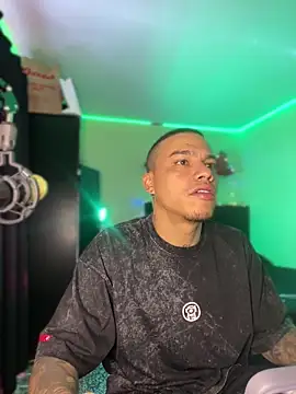 Snapshot of AlphaMasterXxx chatting on January 18, 2026, 6:12 pm AlphaMasterXxx online show from January 18, 2026, 6:12 pm