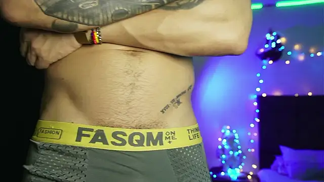 Snapshot of AlphaMasterXxx chatting on February 10, 2026, 4:27 am AlphaMasterXxx online show from February 10, 2026, 4:27 am