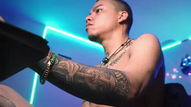 Snapshot of AlphaMasterXxx chatting on February 18, 2026, 11:17 am AlphaMasterXxx online show from February 18, 2026, 11:17 am