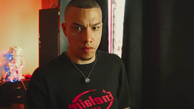 Snapshot of AlphaMasterXxx chatting on March 25, 2026, 8:37 pm AlphaMasterXxx online show from March 25, 2026, 8:37 pm