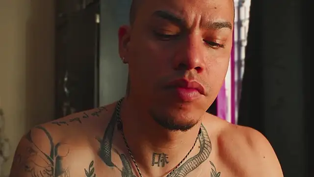 Snapshot of AlphaMasterXxx chatting on March 27, 2026, 3:56 pm AlphaMasterXxx online show from March 27, 2026, 3:56 pm