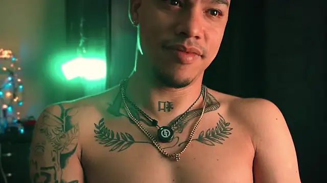 Snapshot of AlphaMasterXxx chatting on April 2, 2026, 1:47 am AlphaMasterXxx online show from April 2, 2026, 1:47 am