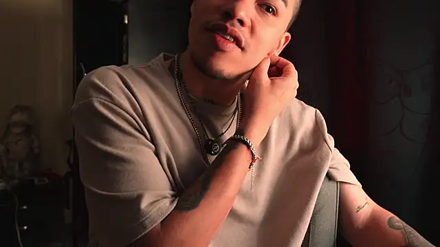 Snapshot of AlphaMasterXxx chatting on April 2, 2026, 2:15 pm AlphaMasterXxx online show from April 2, 2026, 2:15 pm