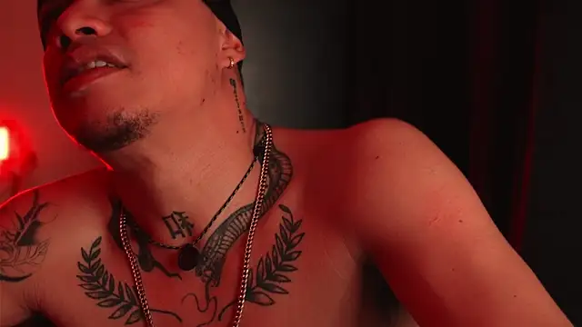 Snapshot of AlphaMasterXxx chatting on April 4, 2026, 4:55 am AlphaMasterXxx online show from April 4, 2026, 4:55 am