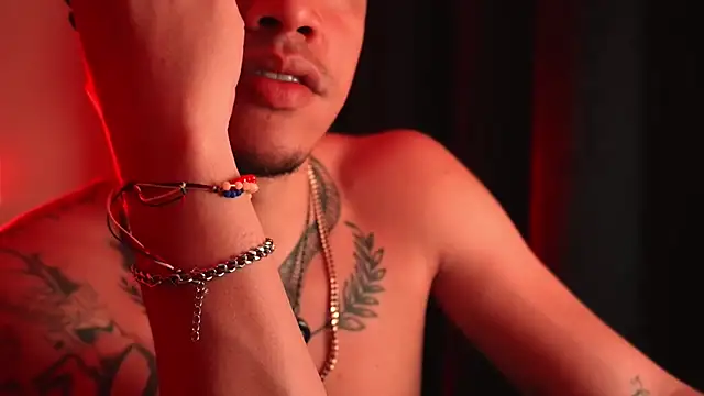 Snapshot of AlphaMasterXxx chatting on April 7, 2026, 5:30 am AlphaMasterXxx online show from April 7, 2026, 5:30 am