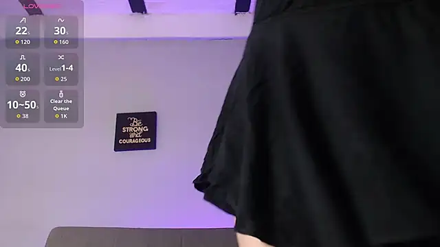 elizabethboltXXX online show from November 3, 2025, 7:37 pm