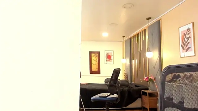 OliviGrace online show from March 6, 2026, 9:11 pm