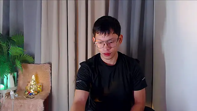 pinkcock froi2305 online show from October 9, 2025, 8:23 am