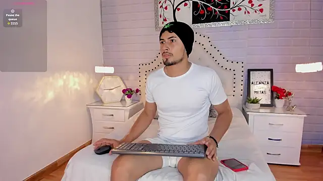 Valentiinoss online show from January 5, 2026, 8:23 pm