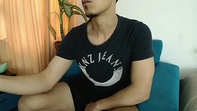 versatileguuy online show from April 16, 2026, 9:50 pm