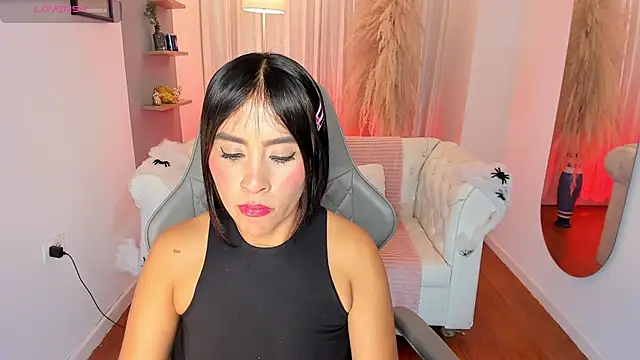 Natalia Leon8 online show from October 25, 2025, 3:58 am