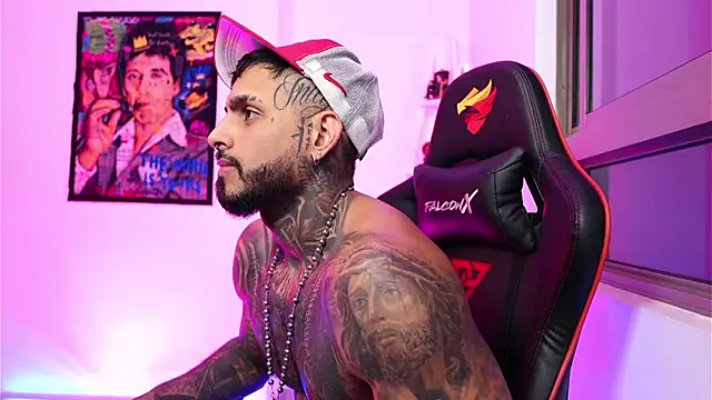 logan hugh8 online show from October 18, 2025, 2:58 am