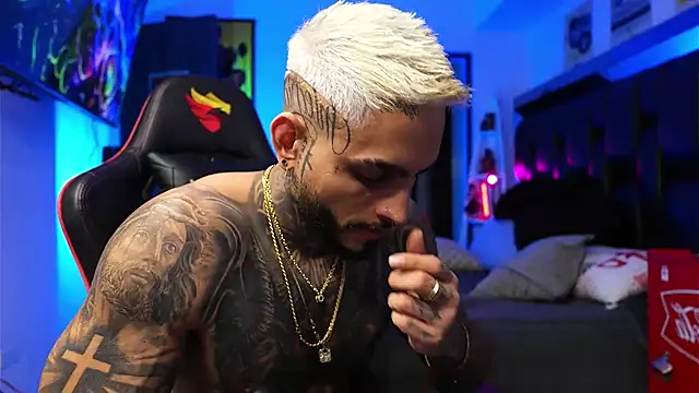 logan hugh8 online show from January 17, 2026, 5:56 am