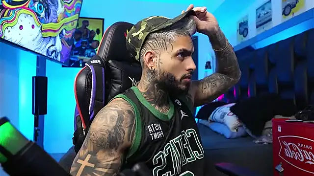 logan hugh8 online show from February 14, 2026, 11:18 am