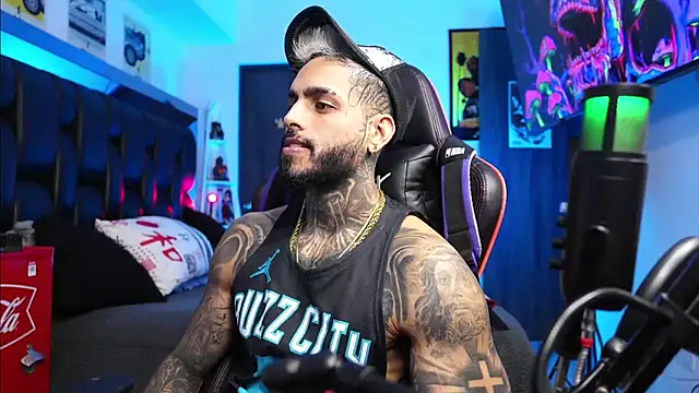 logan hugh8 online show from February 23, 2026, 6:00 am