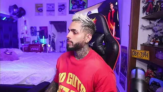 logan hugh8 online show from March 11, 2026, 3:56 am