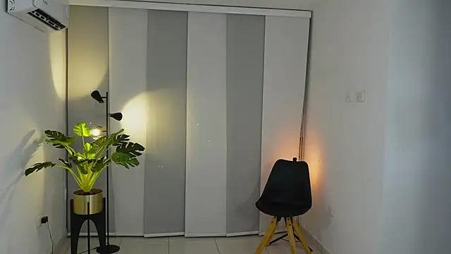 Snapshot of Timmyshy_ chatting on October 9, 2025, 10:52 pm Timmyshy  online show from October 9, 2025, 10:52 pm