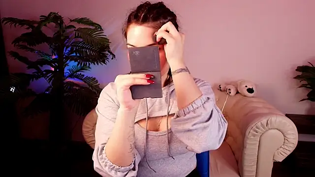 Dark Moni online show from February 18, 2026, 2:40 am