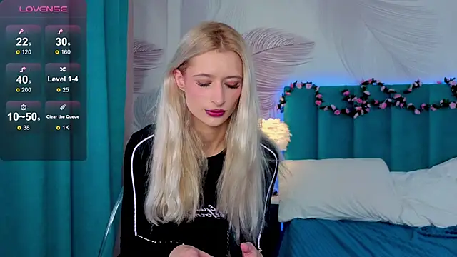 Monica Leen online show from November 26, 2025, 6:25 am