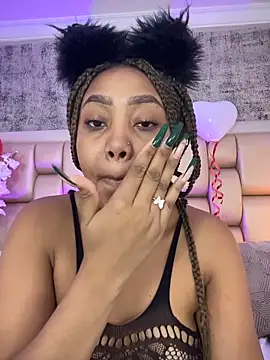 Snapshot of AngelaRoberts chatting on February 13, 2026, 8:27 pm AngelaRoberts online show from February 13, 2026, 8:27 pm