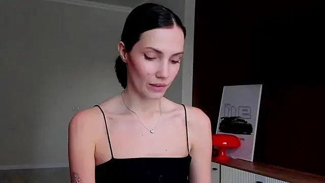 AdeleShinemm online show from November 14, 2025, 9:41 am