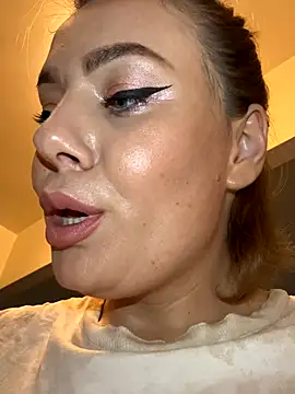 Snapshot of emmasweett11 chatting on September 23, 2025, 12:19 pm emmasweett11 online show from September 23, 2025, 12:19 pm