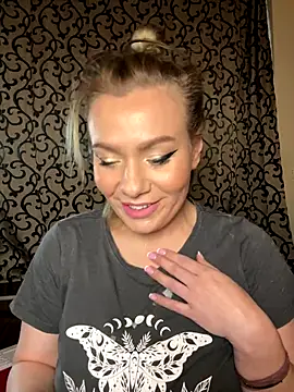 emmasweett11 online show from December 19, 2025, 12:34 pm