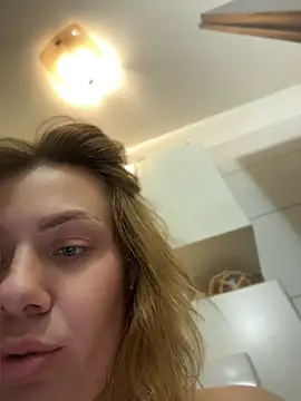 Snapshot of emmasweett11 chatting on April 12, 2026, 8:14 pm emmasweett11 online show from April 12, 2026, 8:14 pm