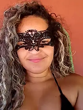 RaphinhaSanches online show from November 10, 2025, 1:21 pm