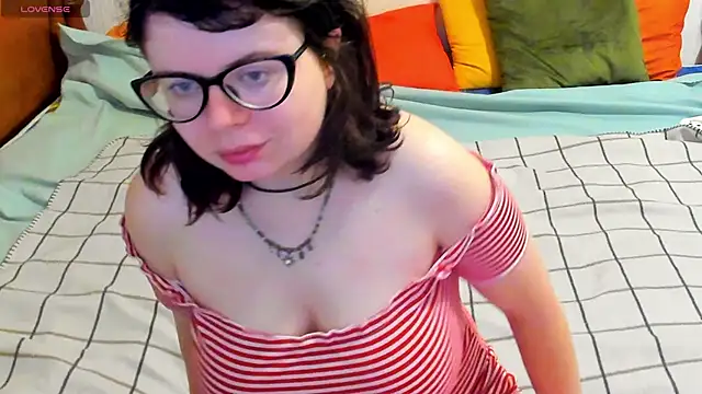 MilisaSweet777 online show from November 19, 2025, 6:24 am