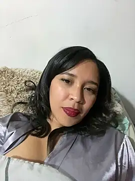 Snapshot of Esmeraldagh_ chatting on September 18, 2025, 2:57 am Esmeraldagh online show from September 18, 2025, 2:57 am