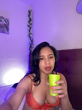 Snapshot of Esmeraldagh_ chatting on September 20, 2025, 3:35 pm Esmeraldagh online show from September 20, 2025, 3:35 pm