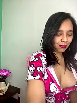 Snapshot of Esmeraldagh_ chatting on October 8, 2025, 1:31 pm Esmeraldagh online show from October 8, 2025, 1:31 pm