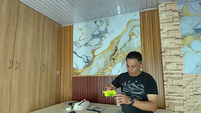 mollyandsam303av online show from March 19, 2026, 7:07 pm