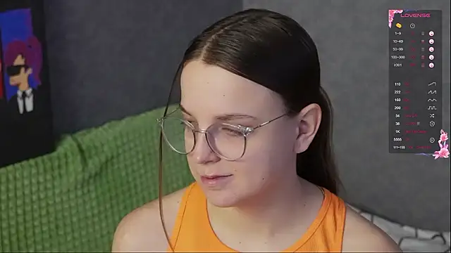 Snapshot of Violetwin chatting on February 25, 2026, 8:13 am Violetwin online show from February 25, 2026, 8:13 am