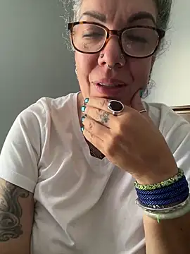 dieseldame1313 online show from November 11, 2025, 1:11 pm