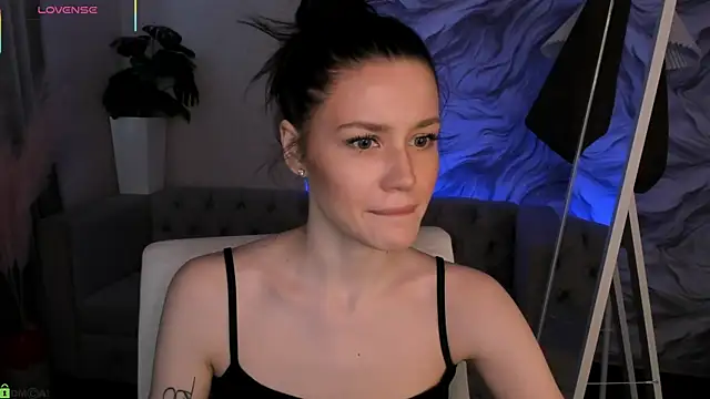 Aria Mila online show from March 23, 2026, 4:27 am