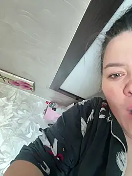 SunnyLeila2101 online show from September 27, 2025, 4:39 am