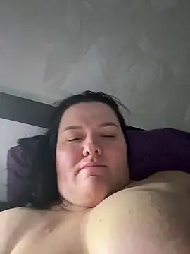 SunnyLeila2101 online show from February 27, 2026, 7:47 pm