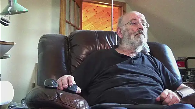 janzer13 online show from November 25, 2025, 2:39 pm