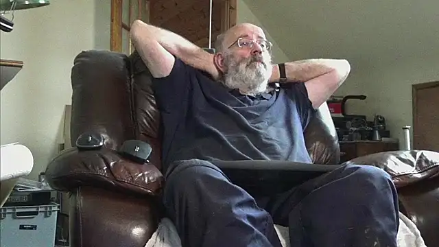 janzer13 online show from December 18, 2025, 1:39 pm