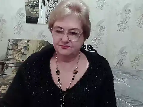 Snapshot of Renata62011 chatting on April 3, 2026, 11:52 am Renata62011 online show from April 3, 2026, 11:52 am