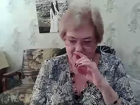 Snapshot of Renata62011 chatting on April 16, 2026, 11:44 am Renata62011 online show from April 16, 2026, 11:44 am