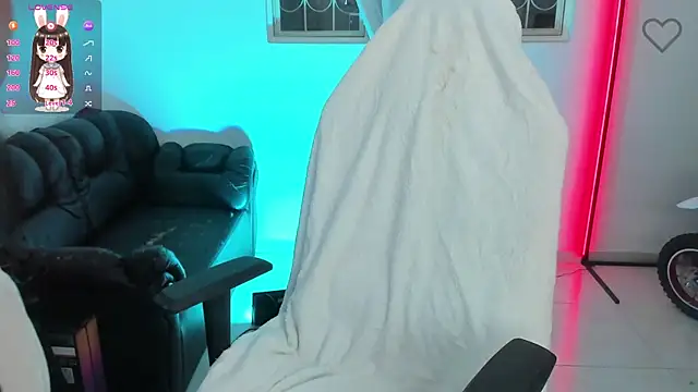 Aishelyng online show from September 30, 2025, 10:37 pm