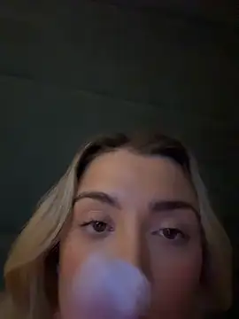 Snapshot of ellariverss chatting on September 17, 2025, 4:52 pm ellariverss online show from September 17, 2025, 4:52 pm